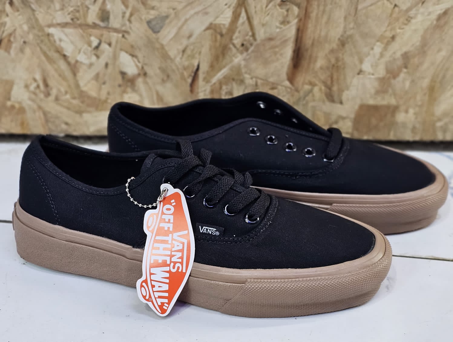 Vans Authentic (Black/Gum)
