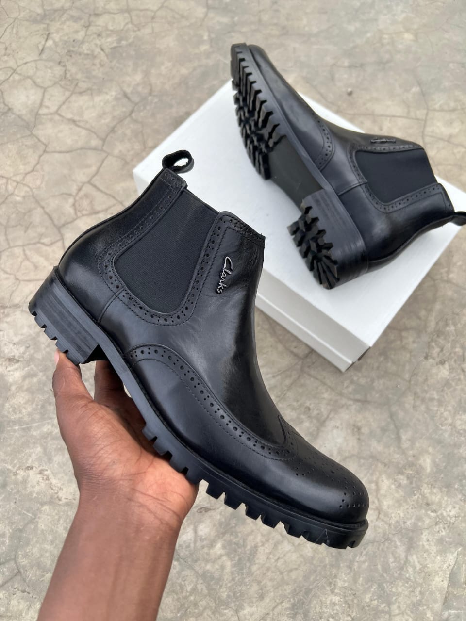 Clarks Clarkdale Easy Chelsea Boots – Black Leather