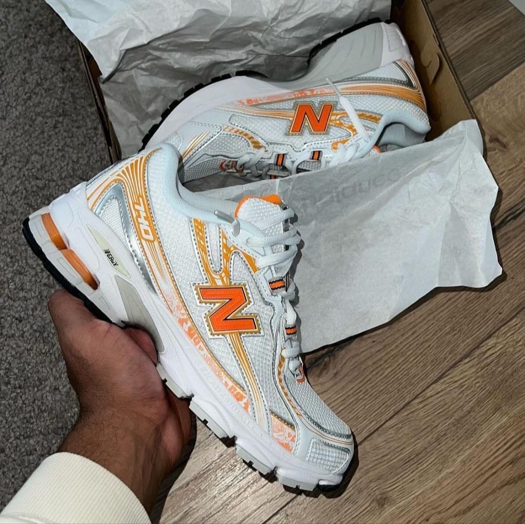 New Balance 740 Orange
