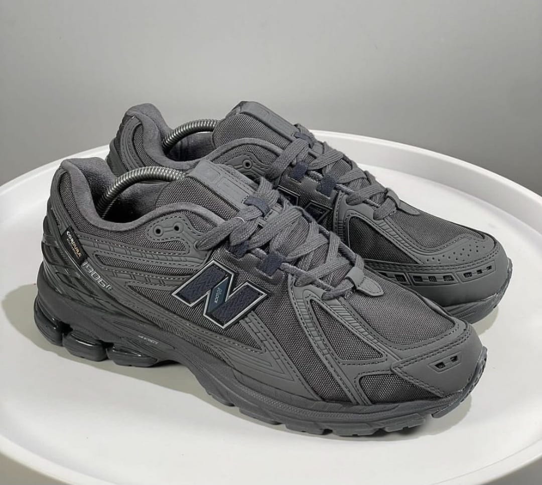 New Balance 1906R
